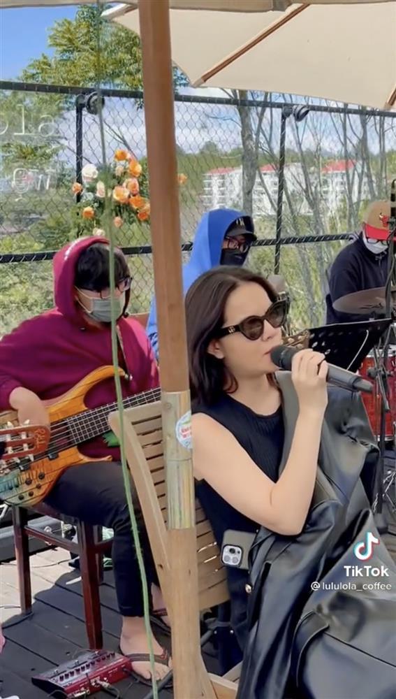 Phạm Quỳnh Anh giấu bụng bầu giữa nghi án mang thai với tình trẻ-6