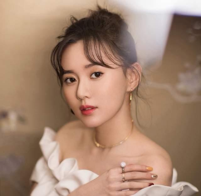 Tiểu tam Giang Khải Đồng bị mắng chửi trên sóng trực tiếp-4