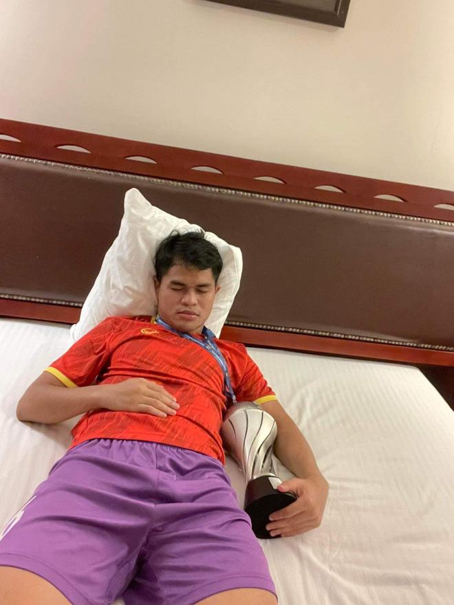 Cây hài mới của làng bóng: Cảm xúc lần đầu giành chức vô địch-2