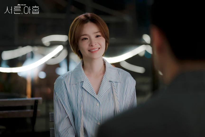 Đóng phim cùng Son Ye Jin, Jeon Mi Do lên đời phong cách-6