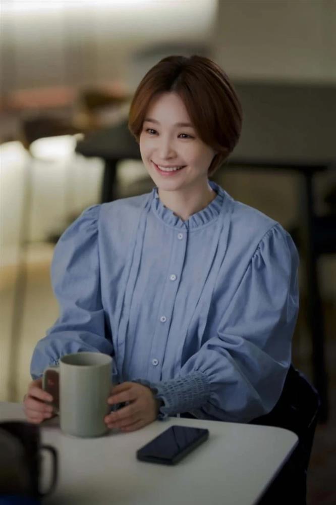 Đóng phim cùng Son Ye Jin, Jeon Mi Do lên đời phong cách-8
