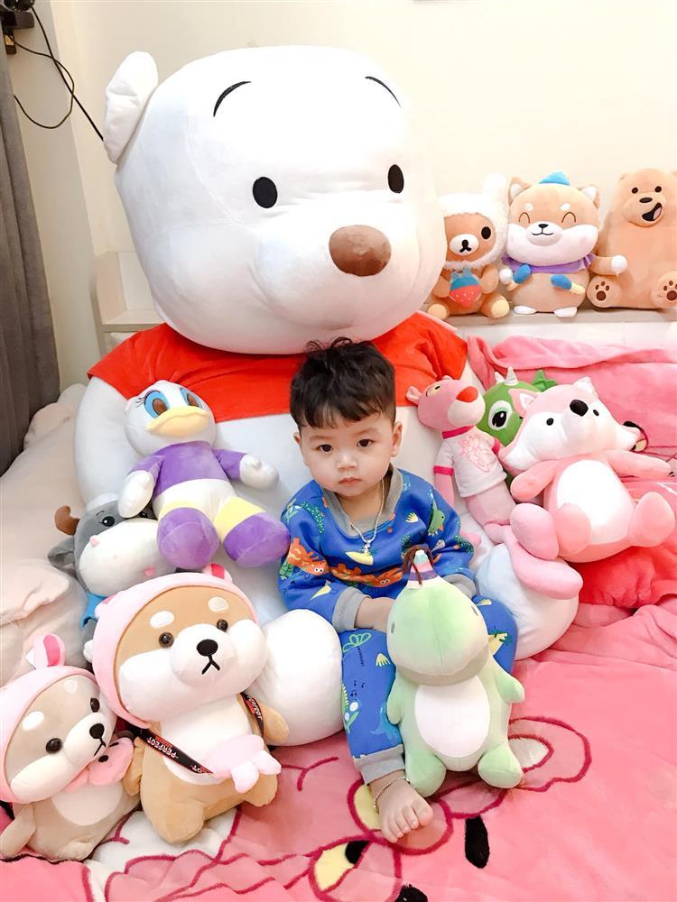 Vợ chồng 9x dành cả thanh xuân càn quét các loại máy gắp thú bông-9