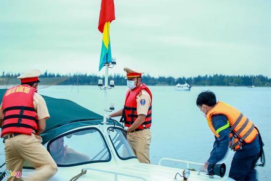 Ai chịu trách nhiệm vụ cano chở 39 người bị lật tại Hội An?