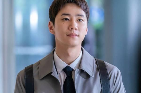 Vai diễn với Seo Hyun (SNSD) cứu vớt sự nghiệp nam ca sĩ Hàn-5