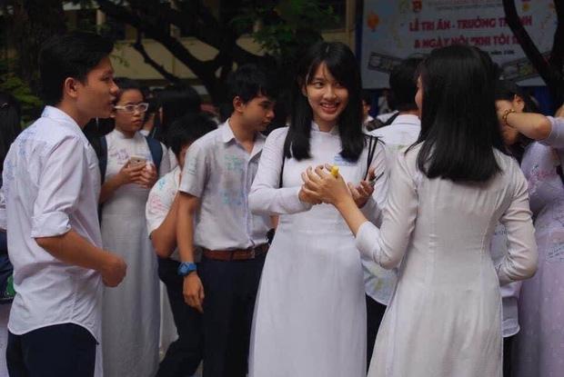 Cùng trang phục, Thùy Tiên trước và sau đăng quang Miss Grand khác ghê-2