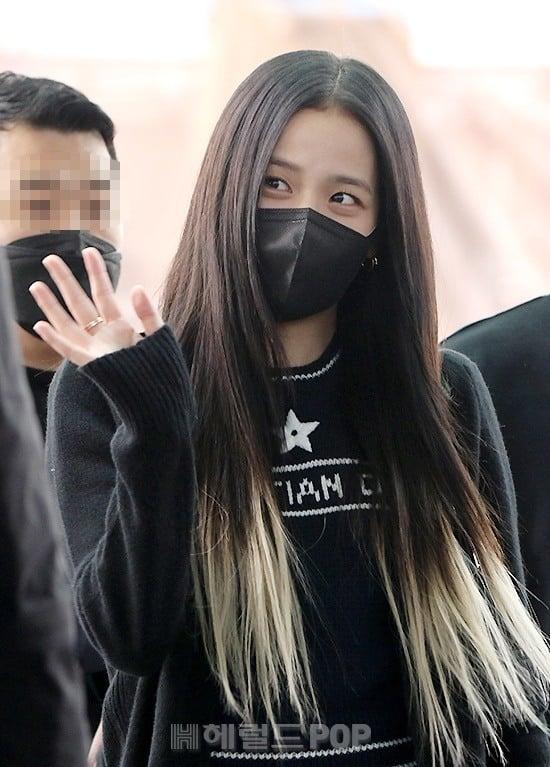 Jisoo xuất hiện với tóc mới, có gì hot mà ai nấy trầm trồ?-5