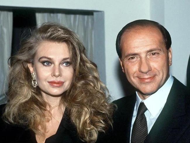 Chồng là cựu Thủ tướng dính bê bối gái trẻ, vợ ly hôn thẳng tay-5