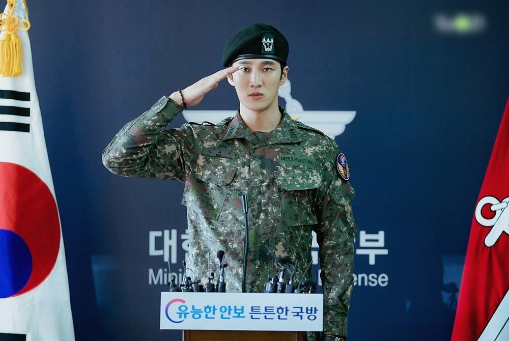 Bạn gái hồ ly Jo Bo Ah cặp kè nam phụ Tầng Lớp Itaewon Ahn Bo Hyun-4