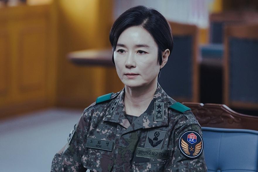 Bạn gái hồ ly Jo Bo Ah cặp kè nam phụ Tầng Lớp Itaewon Ahn Bo Hyun-6