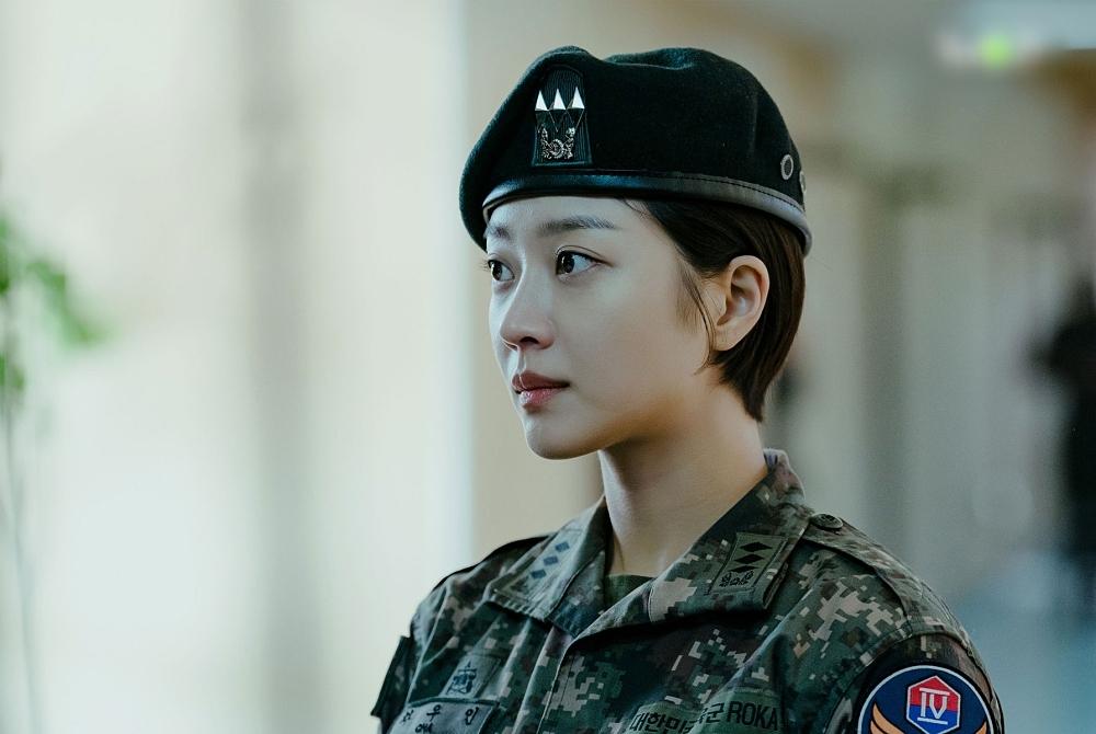 Bạn gái hồ ly Jo Bo Ah cặp kè nam phụ Tầng Lớp Itaewon Ahn Bo Hyun-10