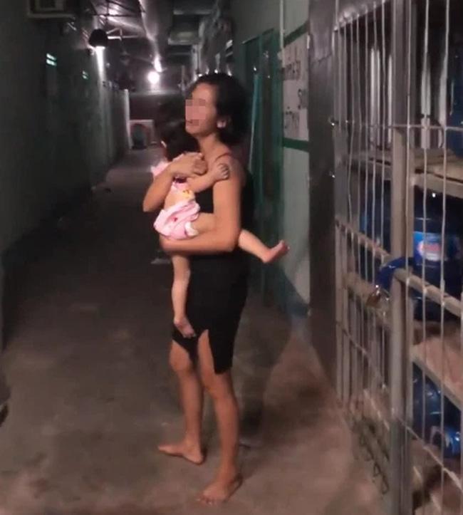 Sự thực clip bố ôm xác con 5 tháng bị chủ trọ không cho vào nhà-3