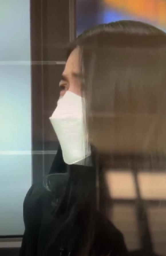 Clip quản lý mỹ nhân Chiếc Lá Cuốn Bay lật bánh tráng trong 3 giây-2