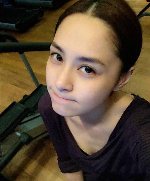 Chung Hân Đồng thời đỉnh cao ra sao mà bao chàng mê mệt?-4