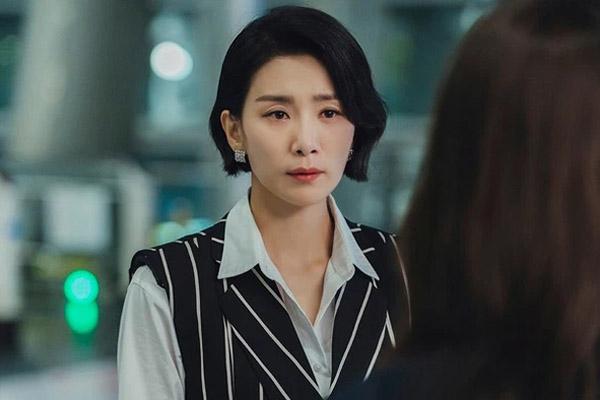 Mẹ chồng hành động đáng sợ với nàng dâu chỉ vì ghen tỵ mù quáng-3