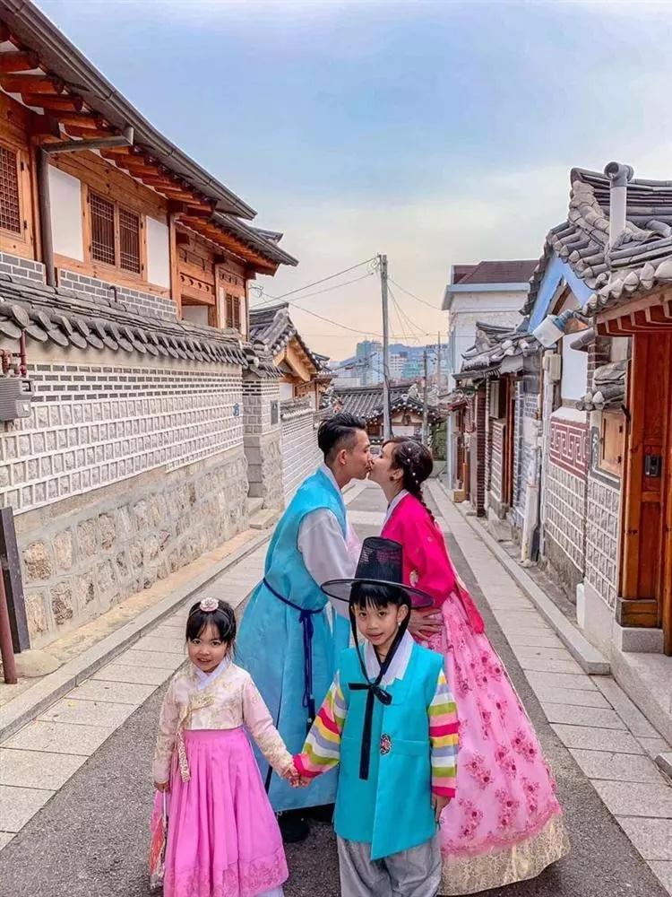 Vợ hai tung cảnh hôn Minh Nhựa ở tư thế khó đỡ-7