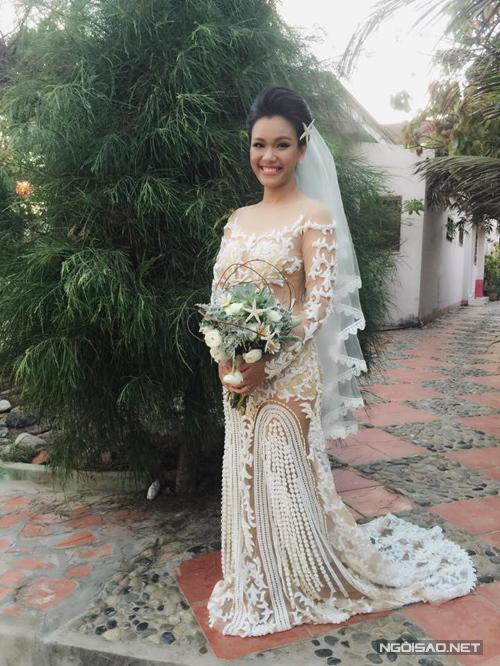 Váy cưới của Phương Trinh Jolie đã là gì, nhiều mỹ nhân còn hở hơn!-7