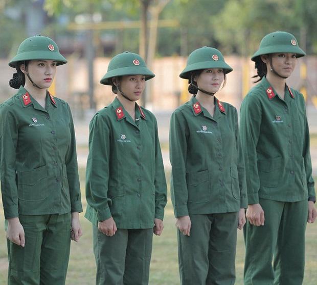 Bóc trần mặt mộc mỹ nhân Việt khi tham gia Sao Nhập Ngũ-12