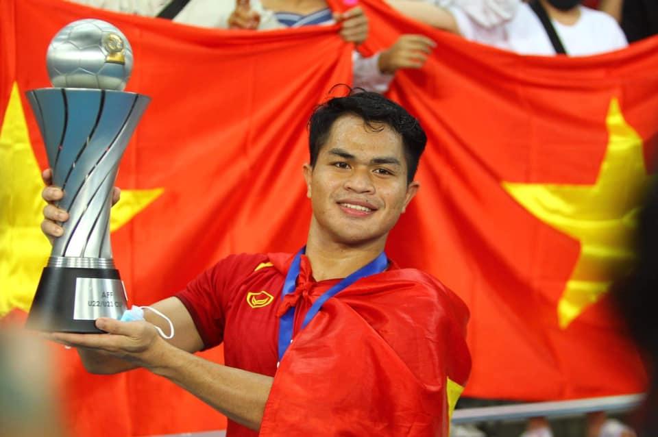 Choáng biệt phủ đội trưởng U23 Việt Nam xây cho bố mẹ ở quê-3