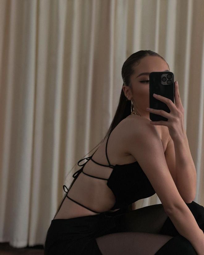 Kỳ Duyên diện áo nhỏ xíu khoe lưng hững hờ, nhìn đến vòng 2 mà mê-2