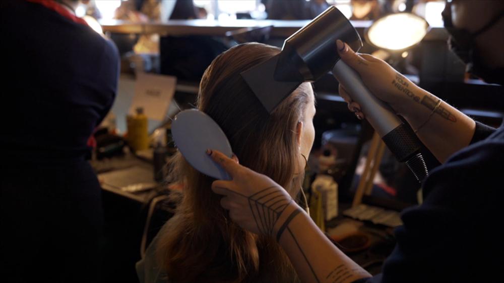 New York Fashion Week 2022: Bí mật phía sau những kiểu tóc ‘quyền lực’-2