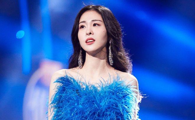 Hoa Thần Vũ có bạn gái mới-1