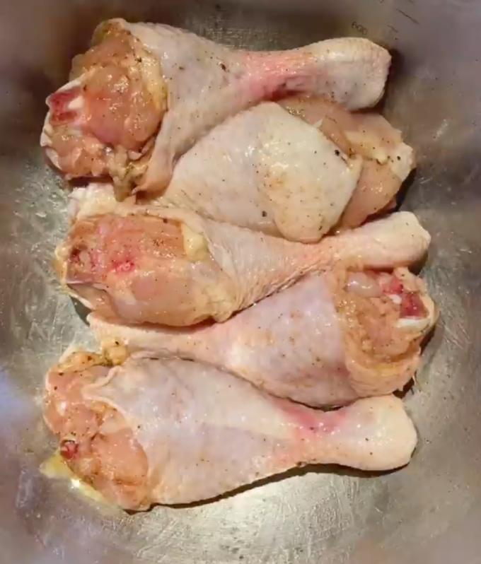 Công thức ướp đùi gà nướng ngon bất bại của Tóc Tiên-1