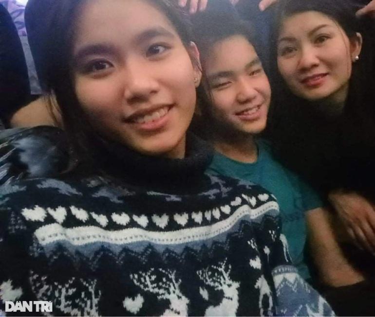 Người Việt trên chuyến tàu chật như nêm rời điểm nóng chiến sự Ukraine-3