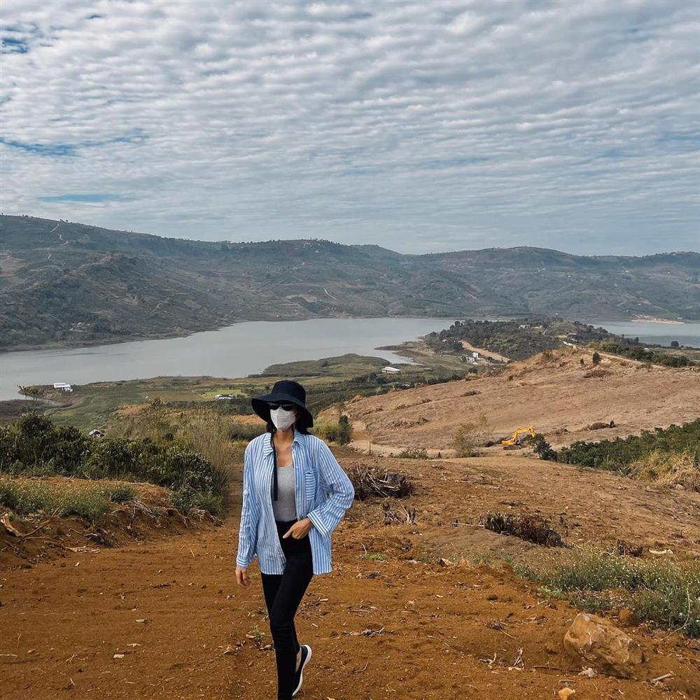 Tăng Thanh Hà gầy quắt queo sau khi sinh nở lần 3-2