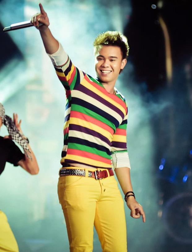 Nam ca sĩ điển trai bị chém vì còng lưng gánh nợ cho mẹ giờ ra sao?-2