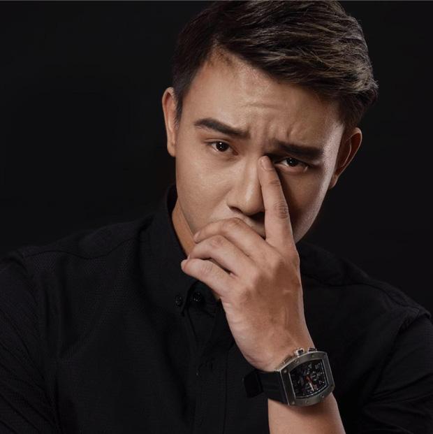 Nam ca sĩ điển trai bị chém vì còng lưng gánh nợ cho mẹ giờ ra sao?-8