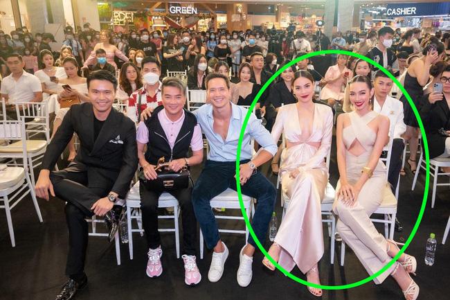 Hoa hậu Thùy Tiên bị chỉ trích vì dáng ngồi vắt chân như xếp bằng-9