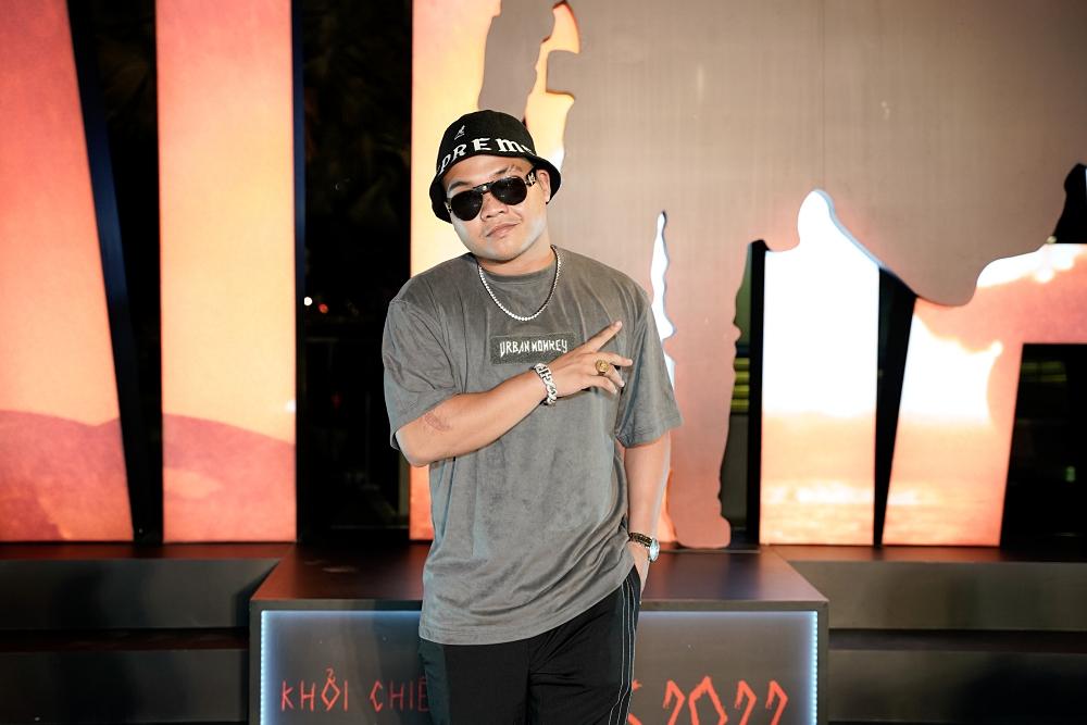 Kỳ Duyên Minh Triệu hở bạo đi xem The Batman-5