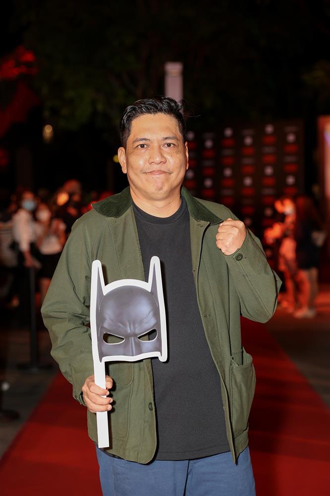 Kỳ Duyên Minh Triệu hở bạo đi xem The Batman-6