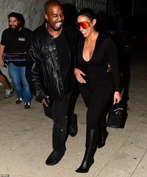 Kanye West và người mẫu giống Kim Kardashian xác nhận hẹn hò-2