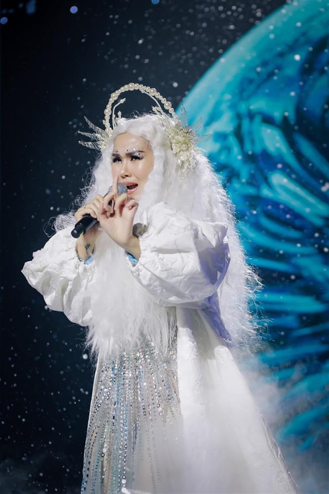 Võ Hạ Trâm hóa trang nữ hoàng mà bị chê giống Lý Mạc Sầu-2