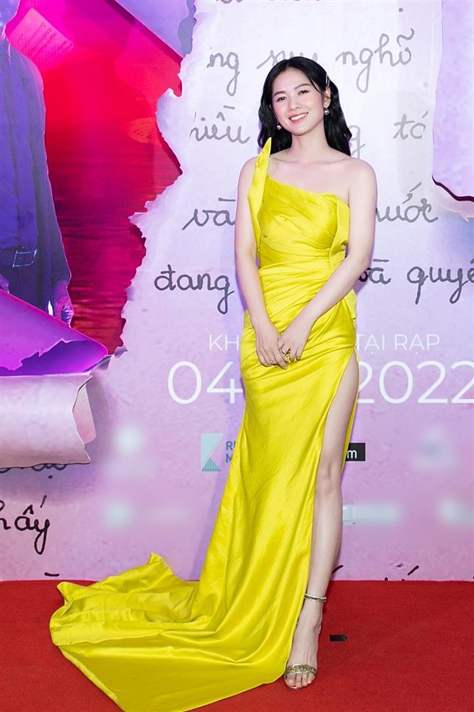 Thu Quỳnh thân thiết cùng Song Luân đi xem phim-3