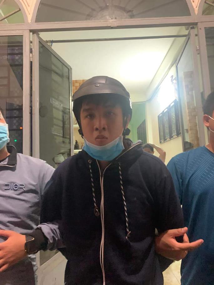 Chân dung kẻ chém cho bõ ghét chỉ vì người ta đội mũ hình con thỏ-1