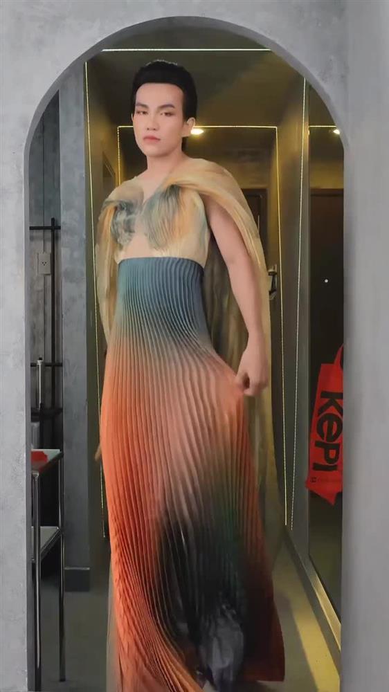 Beauty blogger Call Me Duy mặc đầm dạ hội ăn mừng khỏi Covid-19-2