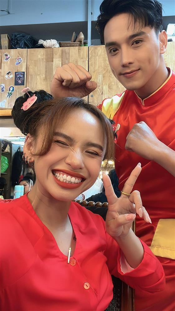 Nữ diễn viên Vbiz ngã đập đầu sàn nhà, suýt văng ra đường-6