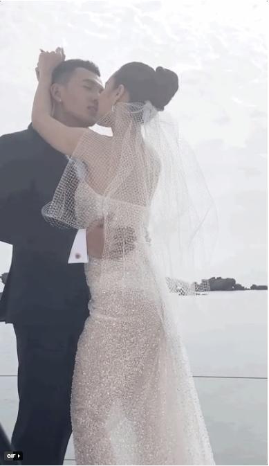Phương Trinh Jolie diện váy cưới gợi cảm, netizen chỉ sợ lộ hàng-1