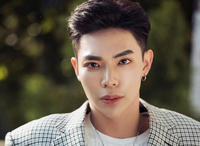 Erik: Muốn giải nghệ khi khán giả chê hát như bị nghẹt mũi-1