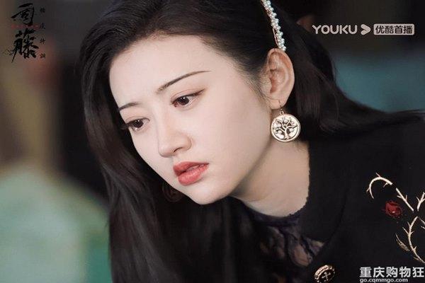 Cảnh Điềm lộ bụng bầu lùm lùm, tay trong tay nam thần đình đám?-5