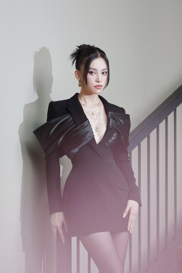 Hoa hậu Tiểu Vy và á hậu Kim Duyên đọ sắc, đọ tài catwalk-5