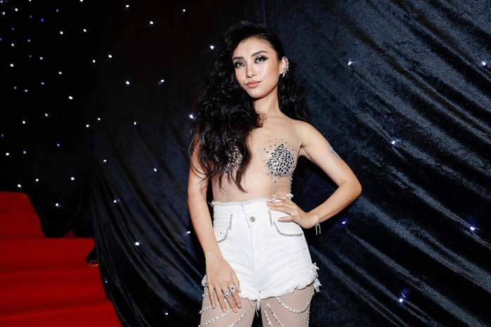 Tiêu Châu Như Quỳnh bất ngờ khoe con gái, bầu bí không ai hay-10