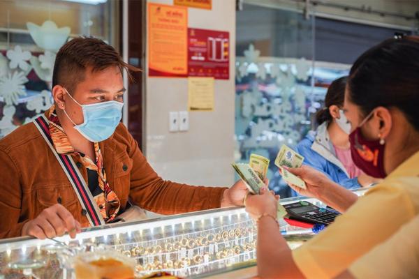 Giá vàng sẽ đạt 70 triệu đồng/lượng vào tuần này?-2