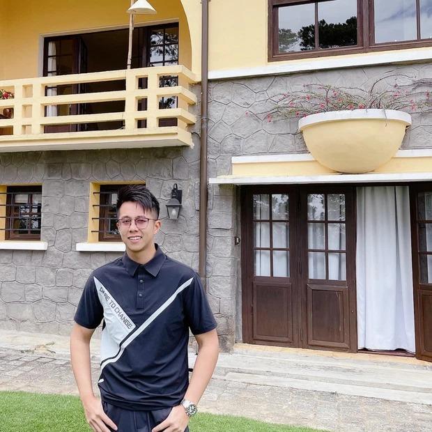 Hương Giang khoe ảnh tắm bồn lả lơi, dân mạng chỉ hỏi người chụp-8