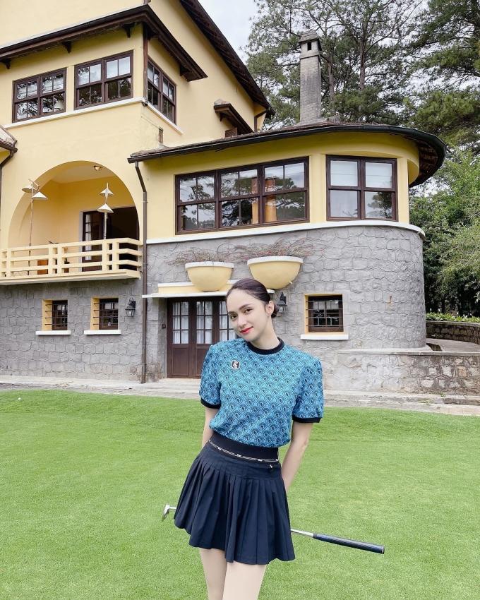 Hương Giang khoe ảnh tắm bồn lả lơi, dân mạng chỉ hỏi người chụp-9