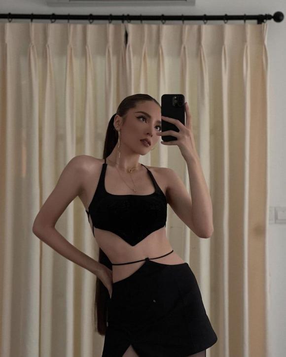 Ngọc Trinh hóa teen girl - Thúy Ngân khiến netizen không nhận ra-4