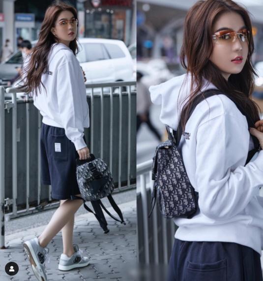 Ngọc Trinh hóa teen girl - Thúy Ngân khiến netizen không nhận ra-1