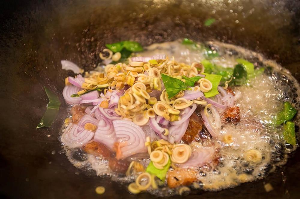 Món ba rọi heo rang sả ớt cho cuối tuần-4